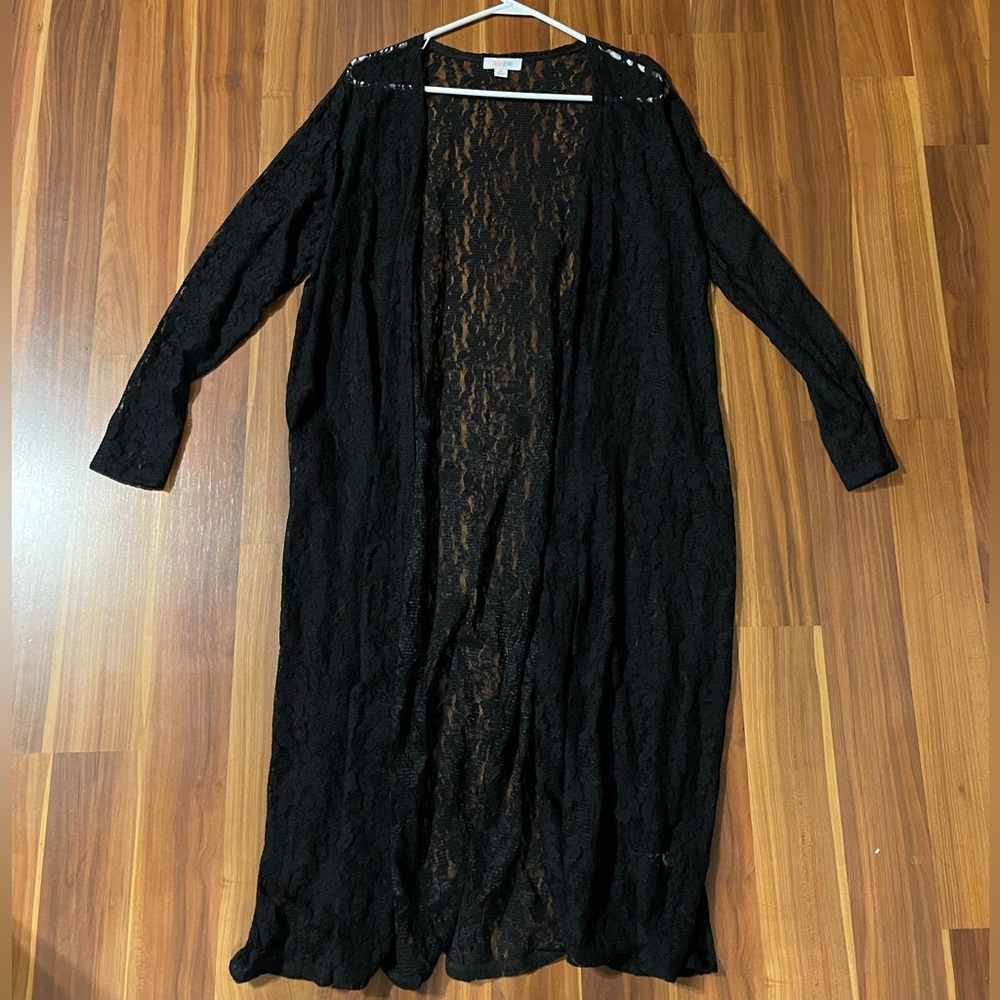 LuLaRoe black lace Medium Sarah